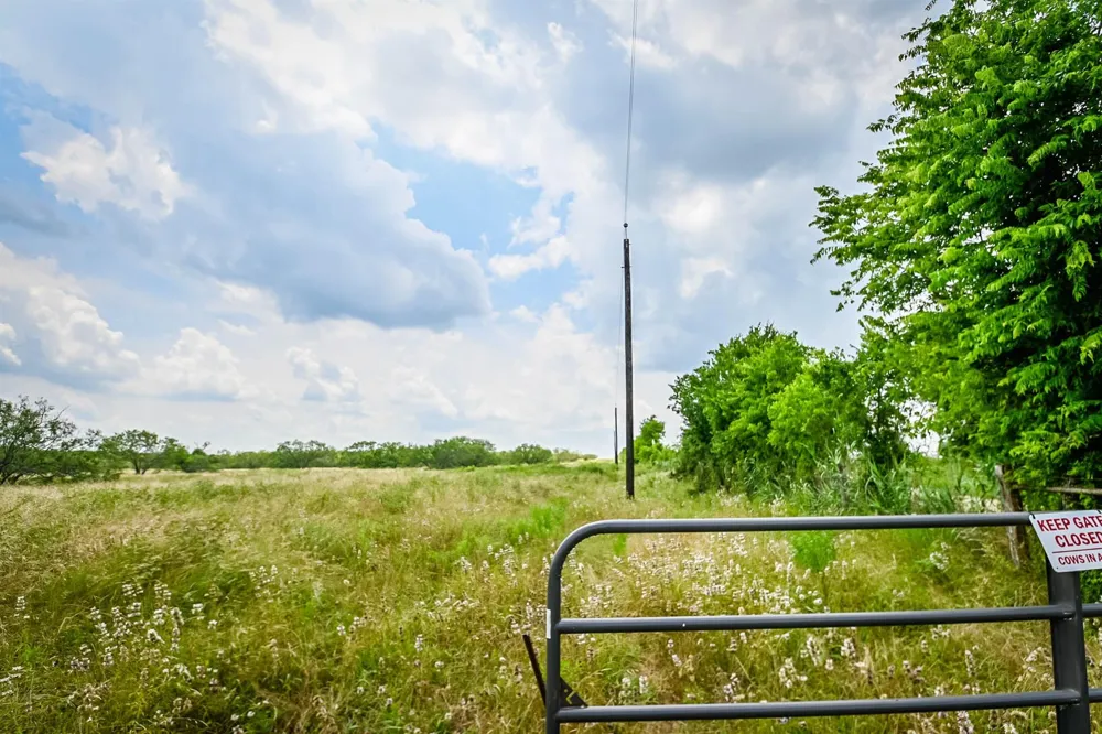 County Road 447 Waelder, TX 78959