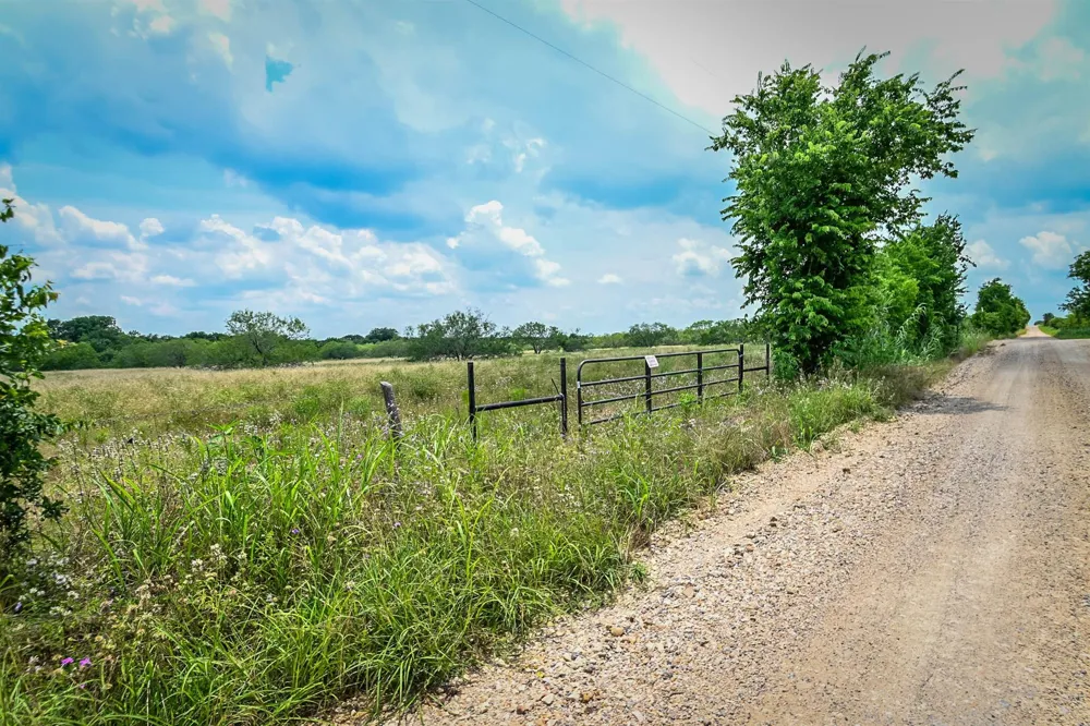 County Road 447 Waelder, TX 78959
