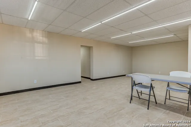 2930 E Houston San Antonio, TX 78202