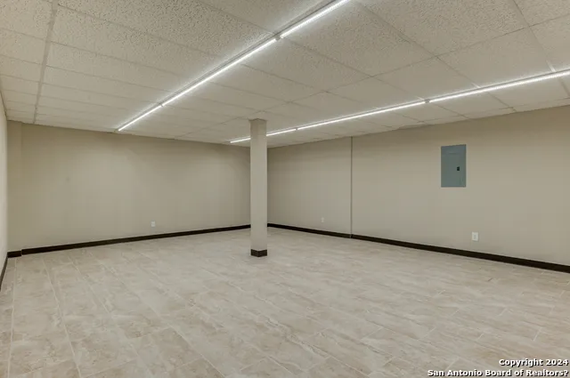 2930 E Houston San Antonio, TX 78202
