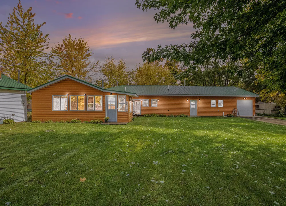 53027 Twin Lakes Road Wayne Township, MI 49047