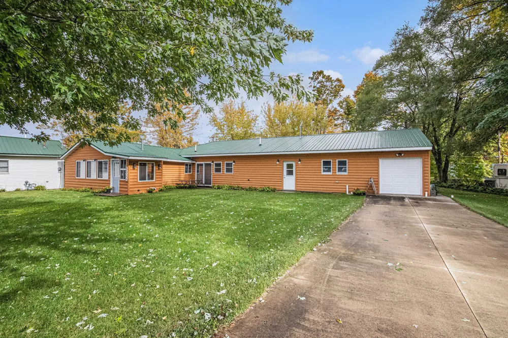 53027 Twin Lakes Road Wayne Township, MI 49047