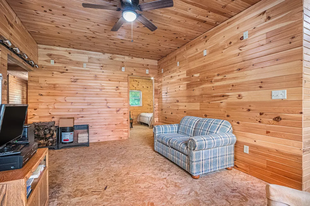 53027 Twin Lakes Road Wayne Township, MI 49047