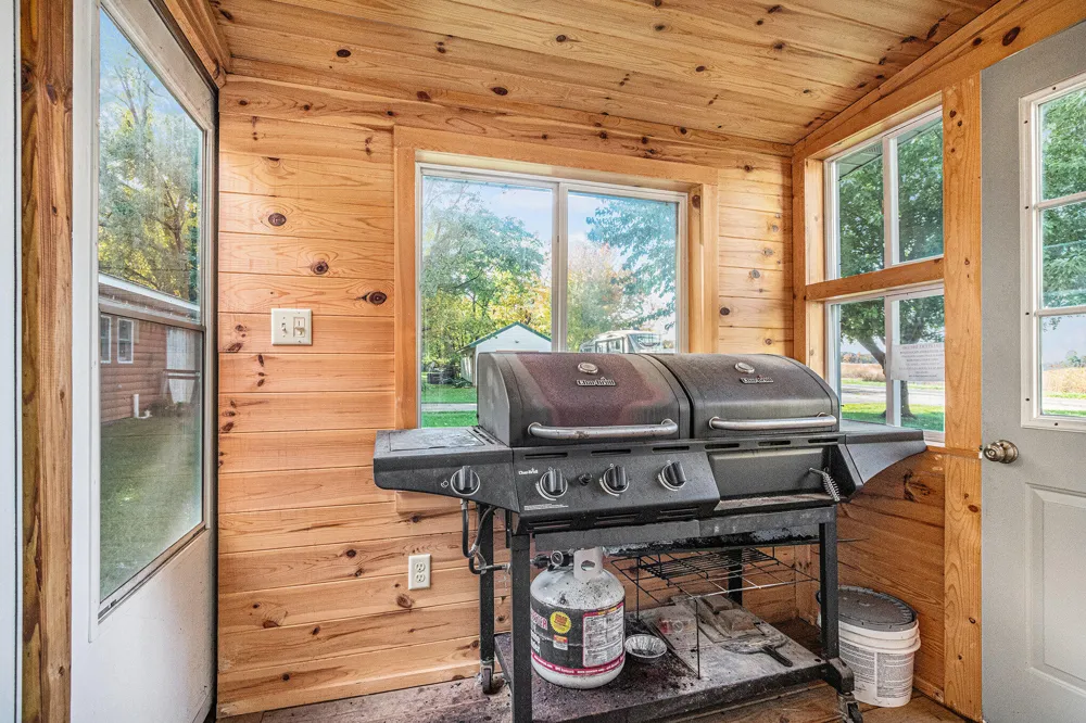 53027 Twin Lakes Road Wayne Township, MI 49047