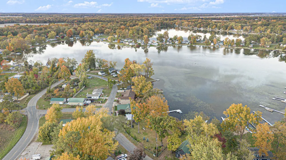 53027 Twin Lakes Road Wayne Township, MI 49047