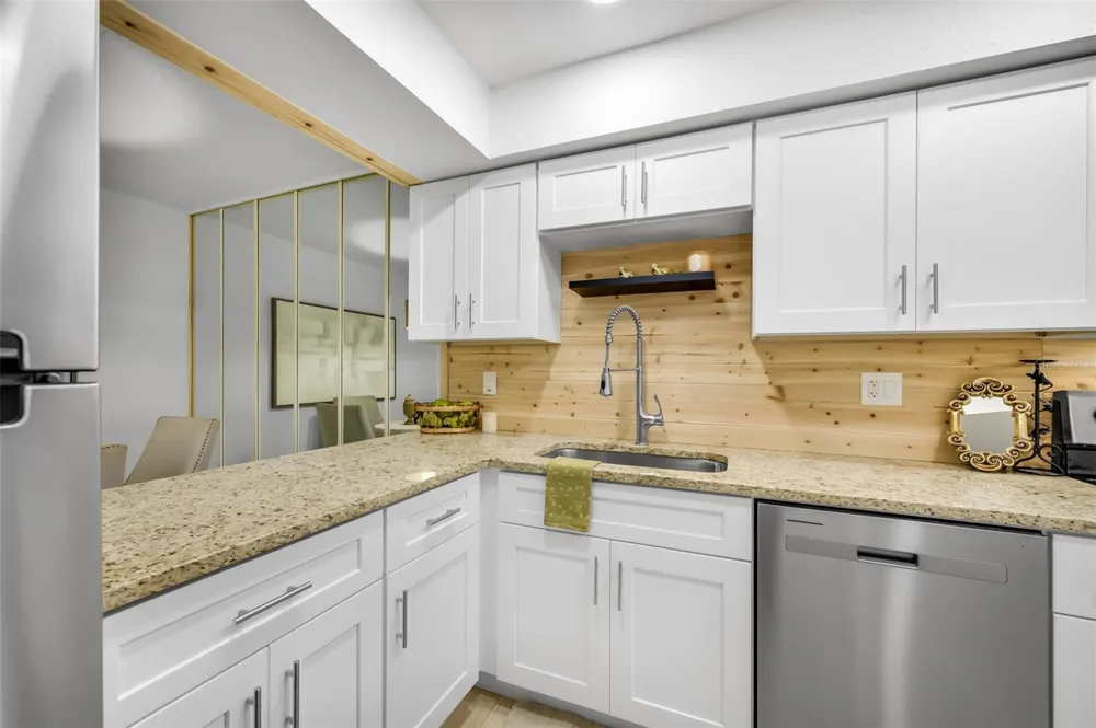 2900 LICHEN LANE #B Clearwater, FL 33760