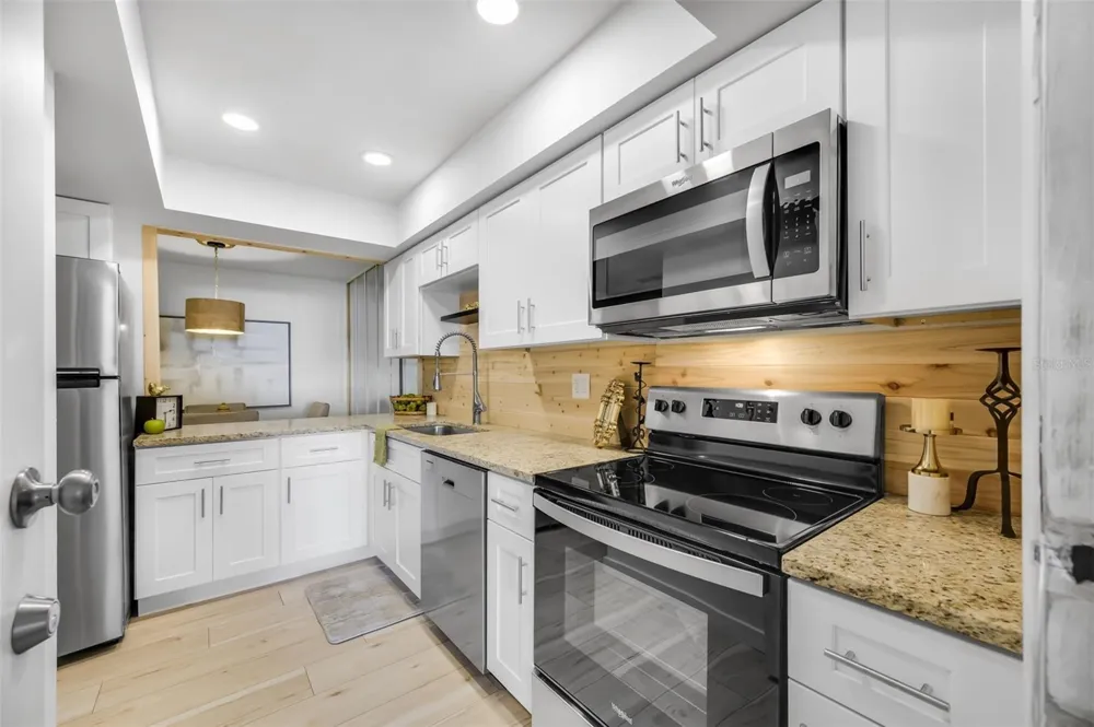 2900 LICHEN LANE #B Clearwater, FL 33760
