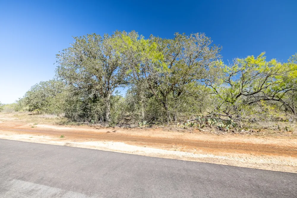 56 Post Oak Road Gonzales, TX 78629