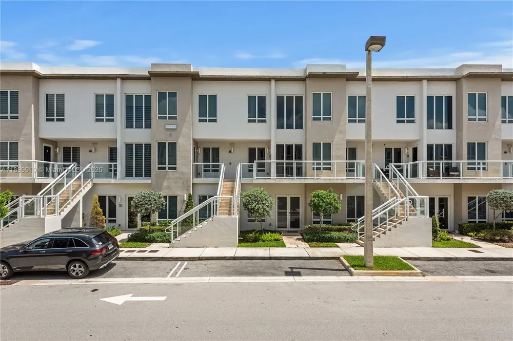 10245 NW 63rd Ter #206 Doral, FL 33178