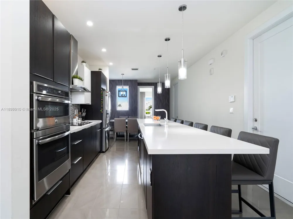 10245 NW 63rd Ter #206 Doral, FL 33178