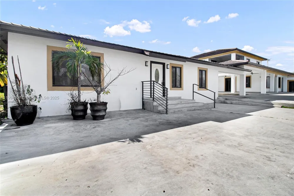 12890 NW 2nd St Miami, FL 33182