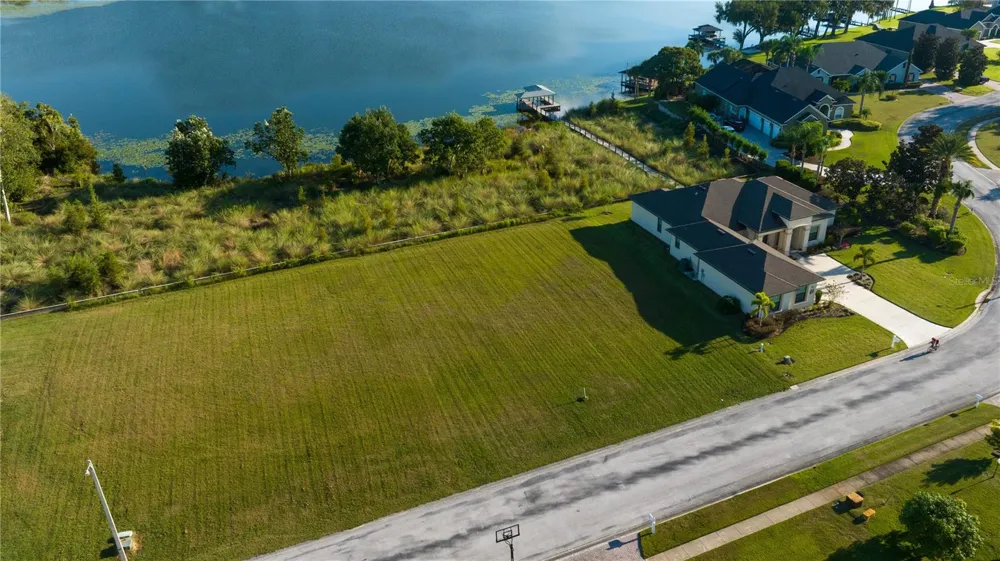 7374 BENT GRASS DRIVE Winter Haven, FL 33884