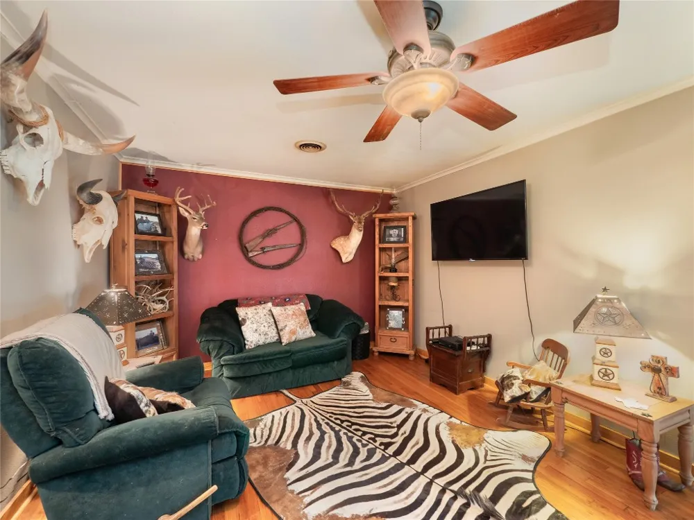 1207 Flag Street Llano, TX 78643
