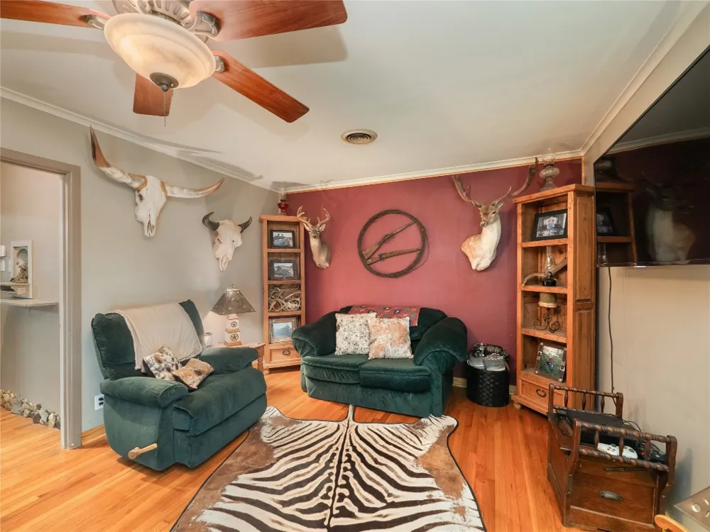 1207 Flag Street Llano, TX 78643