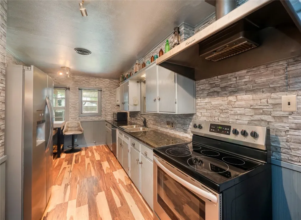 1207 Flag Street Llano, TX 78643