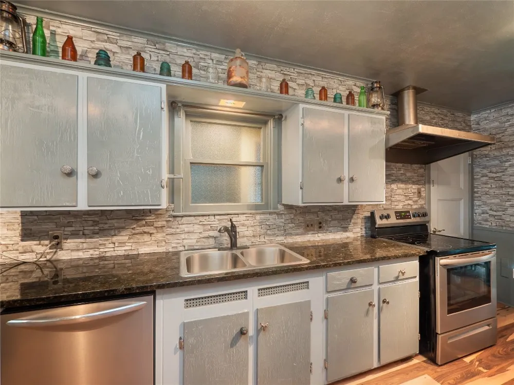 1207 Flag Street Llano, TX 78643
