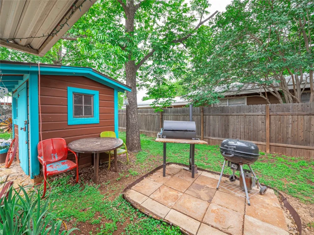 1207 Flag Street Llano, TX 78643