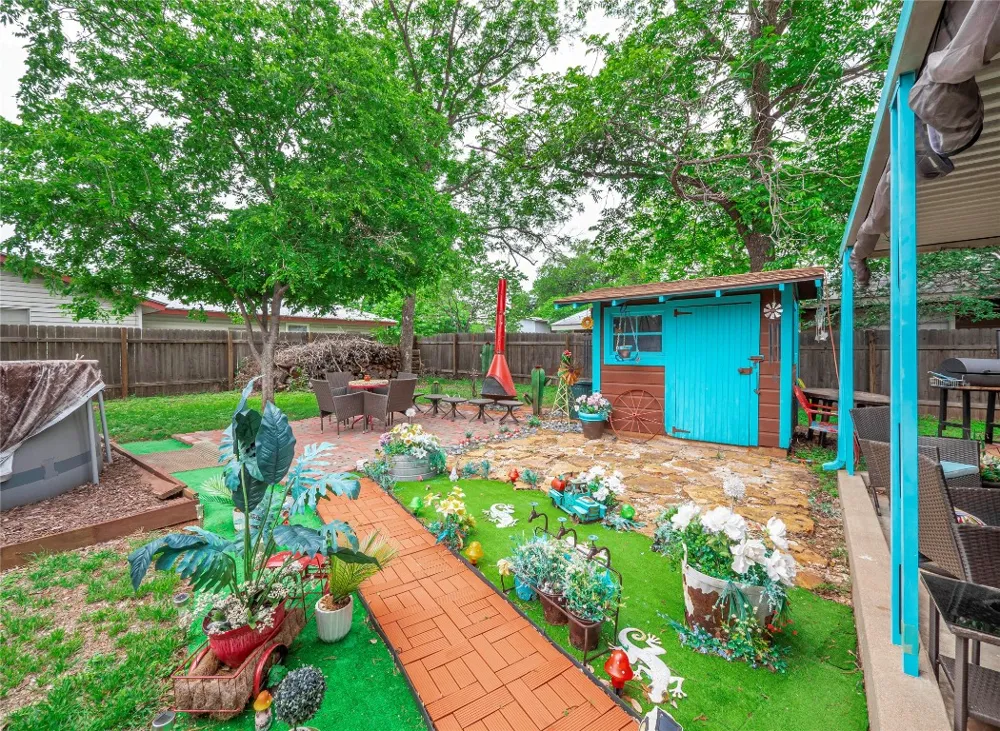 1207 Flag Street Llano, TX 78643
