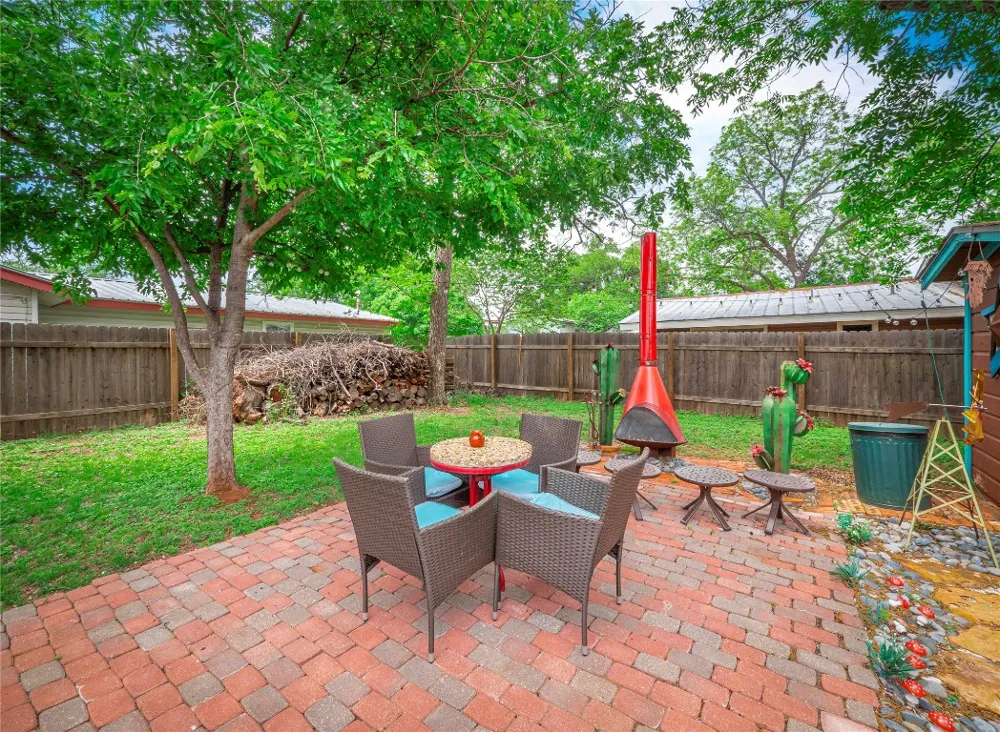 1207 Flag Street Llano, TX 78643