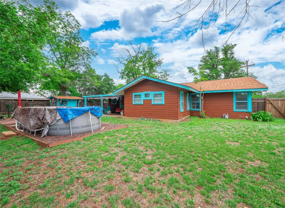 1207 Flag Street Llano, TX 78643