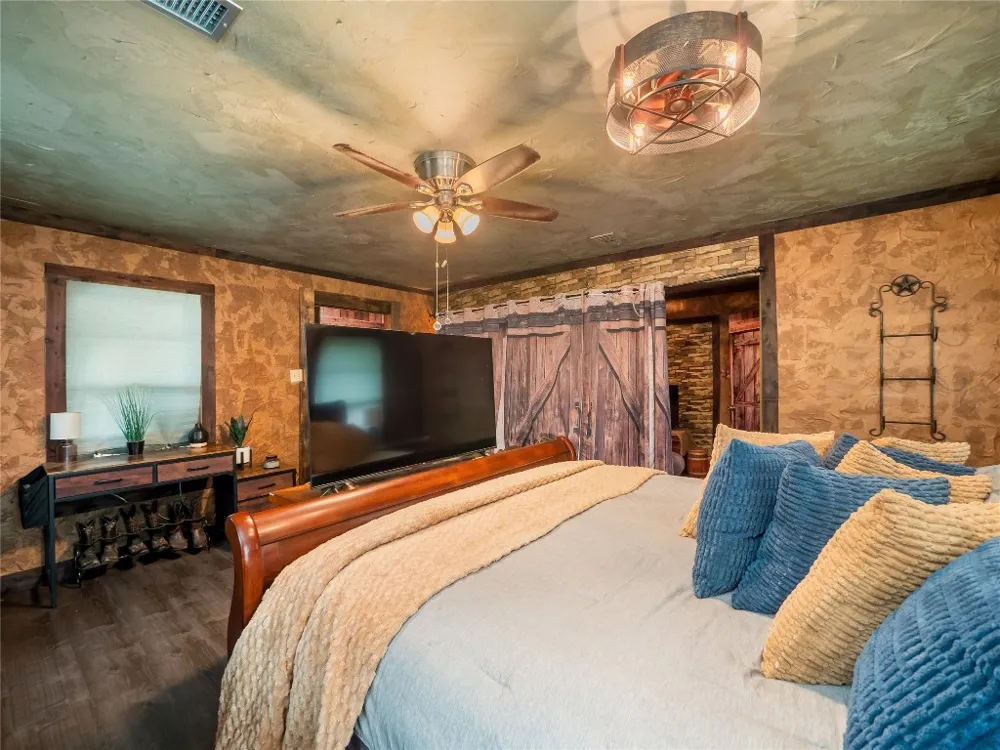 1207 Flag Street Llano, TX 78643