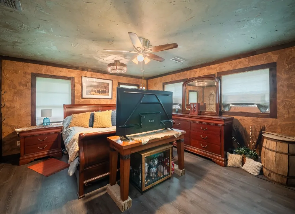 1207 Flag Street Llano, TX 78643