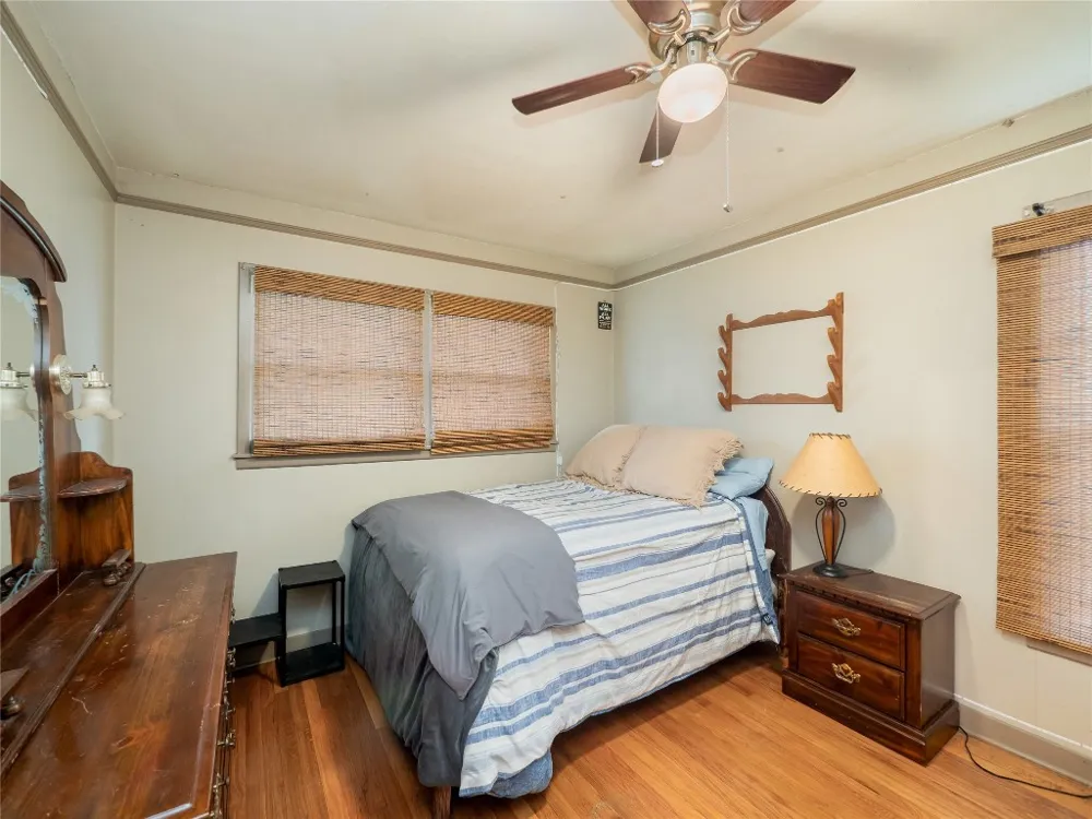 1207 Flag Street Llano, TX 78643