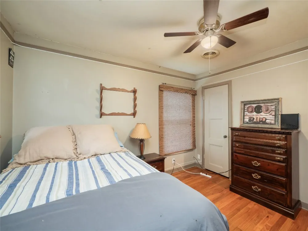 1207 Flag Street Llano, TX 78643