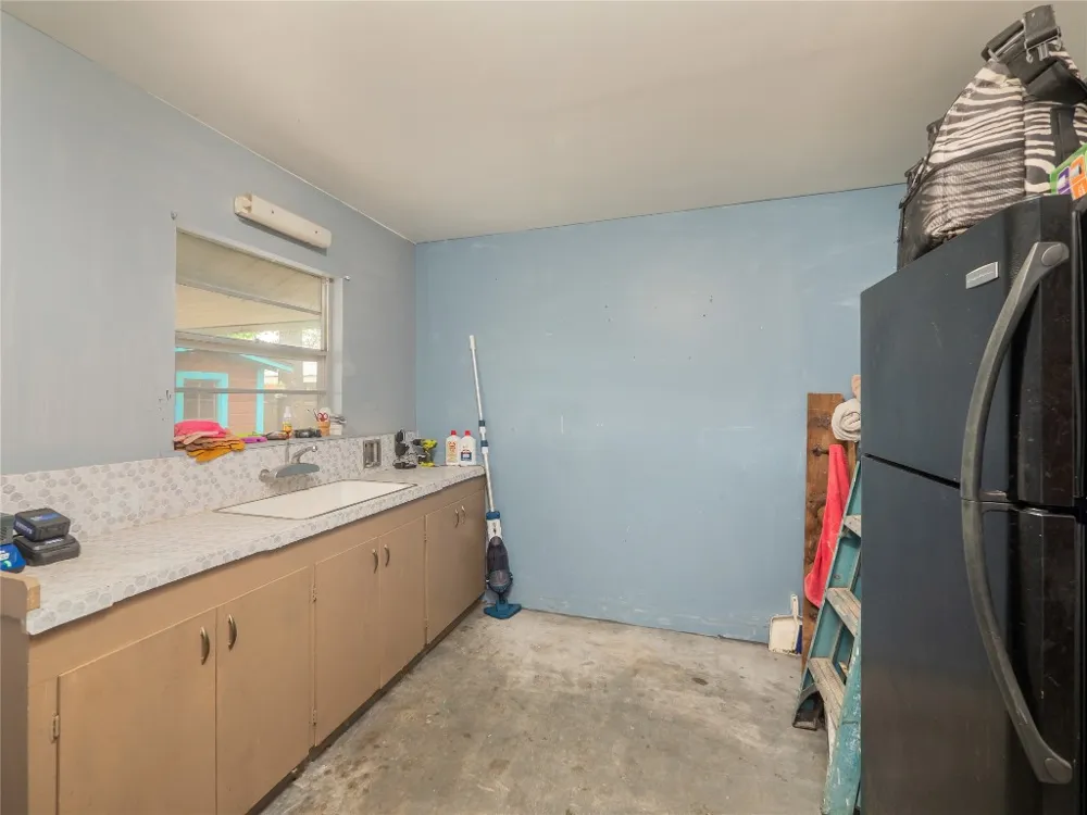 1207 Flag Street Llano, TX 78643