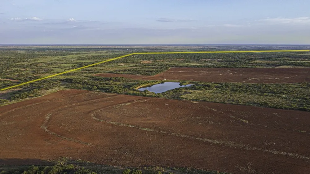 Highway 25 S Electra, TX 76360