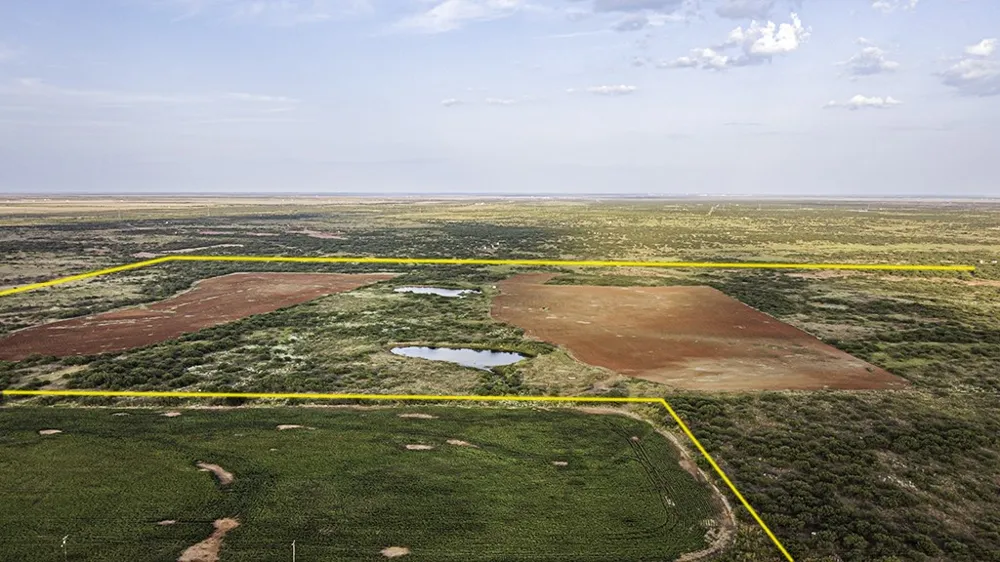 Highway 25 S Electra, TX 76360