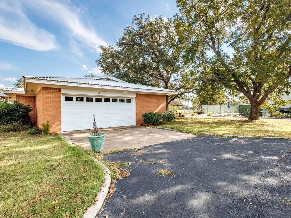 601 Garmon Drive Early, TX 76802