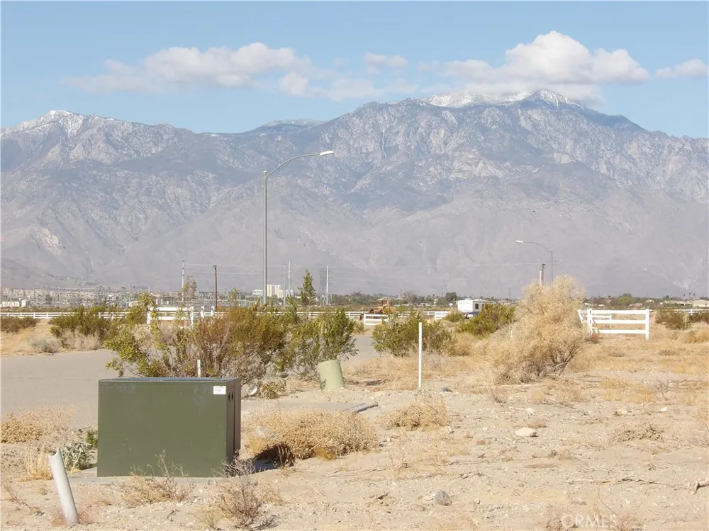 75186 Hidden Springs Thousand Palms, CA 92276