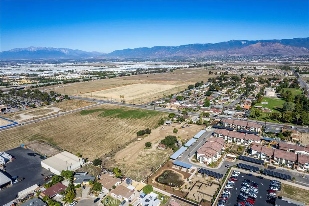 831 W Lugonia Redlands, CA 92374
