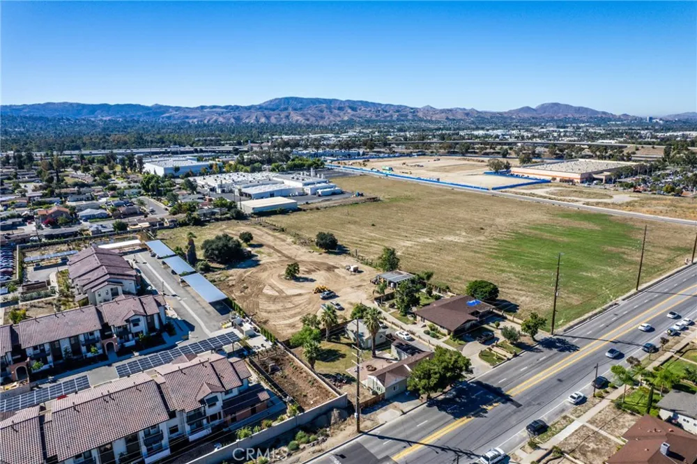 831 W Lugonia Redlands, CA 92374