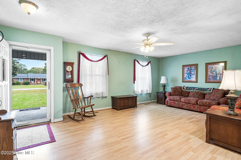 214 Elm Street Warsaw, NC 28398