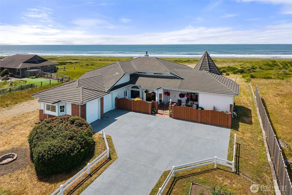 1981 Grey Gull Lane S Westport, WA 98595