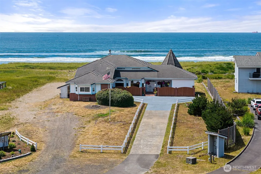 1981 Grey Gull Lane S Westport, WA 98595