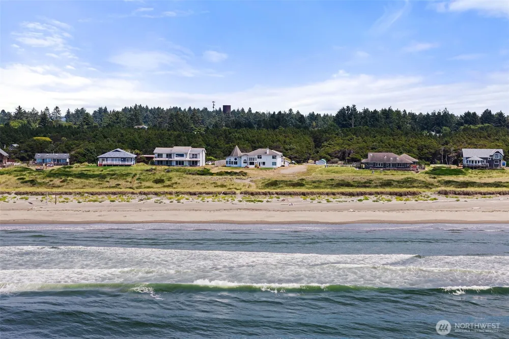 1981 Grey Gull Lane S Westport, WA 98595