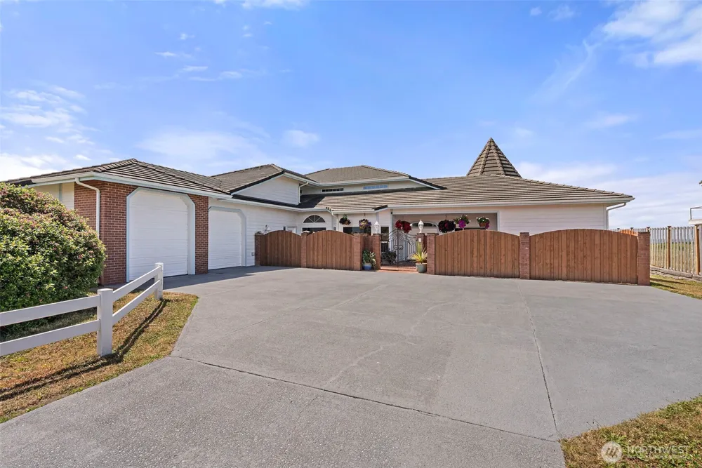 1981 Grey Gull Lane S Westport, WA 98595