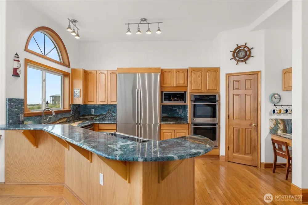 1981 Grey Gull Lane S Westport, WA 98595