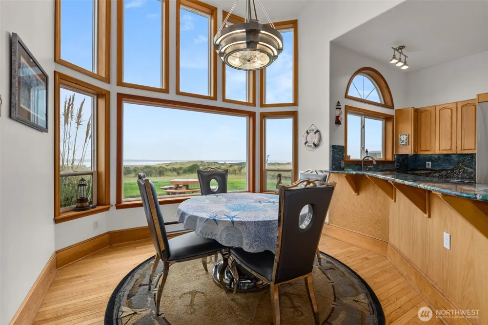 1981 Grey Gull Lane S Westport, WA 98595