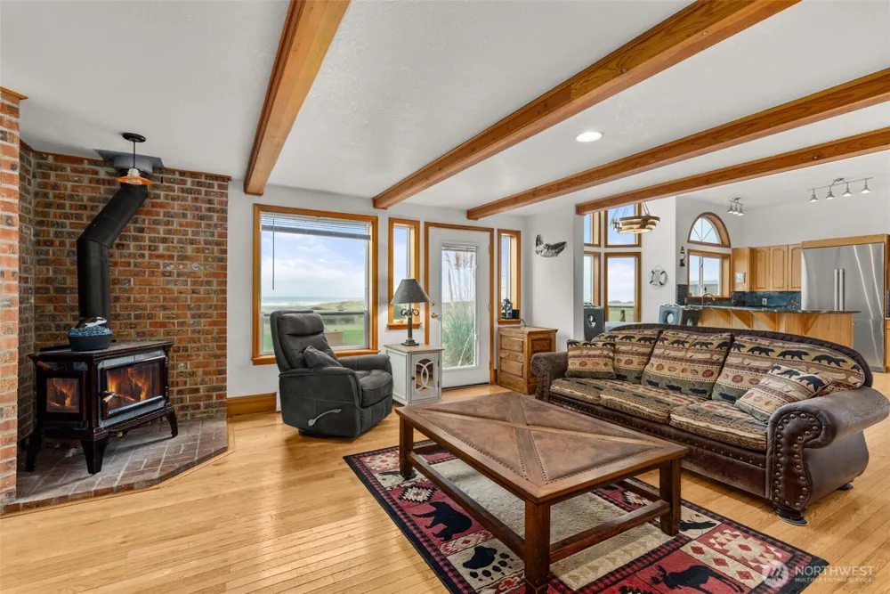 1981 Grey Gull Lane S Westport, WA 98595