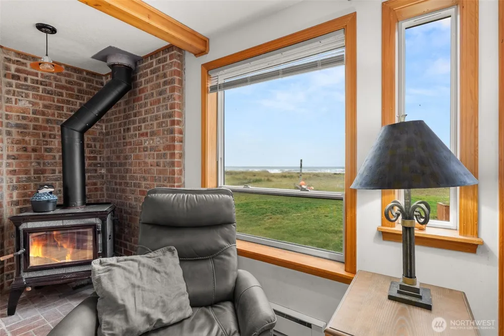 1981 Grey Gull Lane S Westport, WA 98595