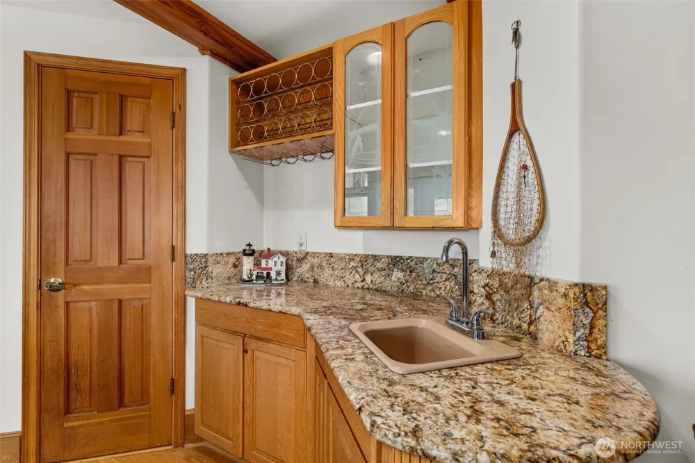 1981 Grey Gull Lane S Westport, WA 98595