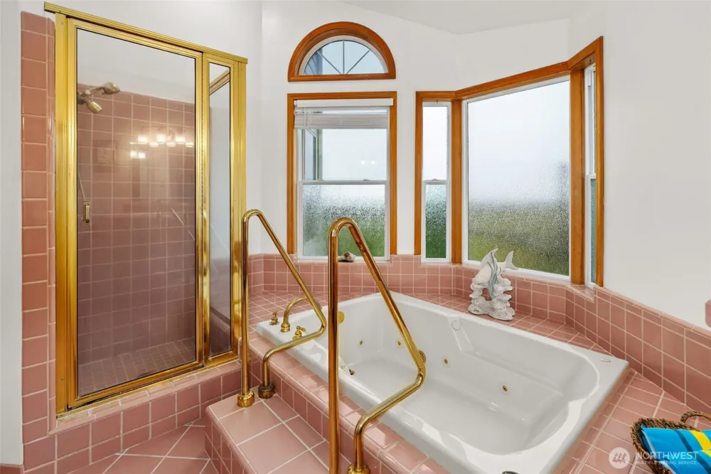 1981 Grey Gull Lane S Westport, WA 98595