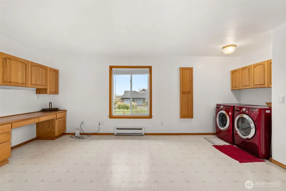 1981 Grey Gull Lane S Westport, WA 98595