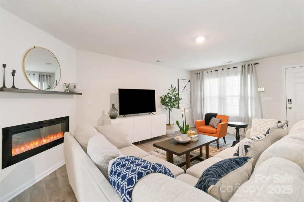 2147 Eastway Drive Dallas, NC 28034