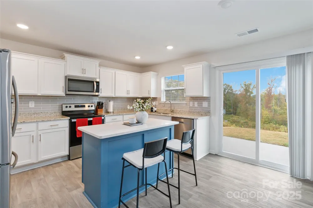 2147 Eastway Drive Dallas, NC 28034