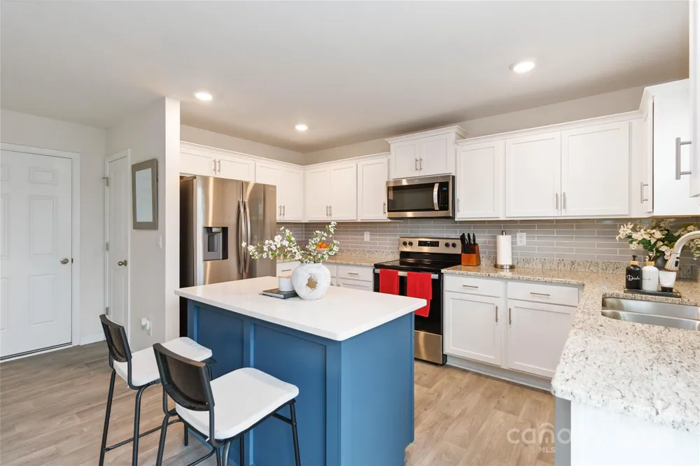 2147 Eastway Drive Dallas, NC 28034